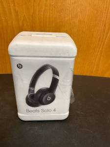 lot 4 image: Beats - Solo 4 True Wireless On-Ear Headphones - Matte Black