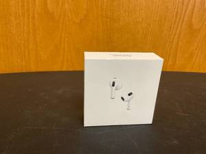 lot 10 image: Apple - AirPods (3rd generation) - White