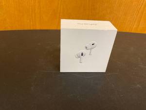 lot 67 image: Apple AirPods Pro (2nd generation)