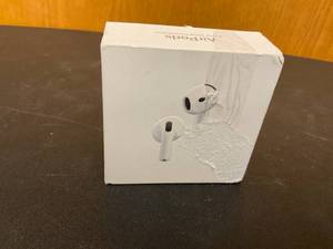 lot 68 image: Apple - AirPods 4 - White