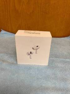 lot 21 image: Apple AirPods Pro (2nd generation)