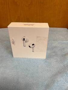 lot 22 image: Apple - AirPods (3rd generation)  - White