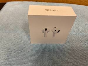 lot 75 image: Apple - AirPods 4 - White