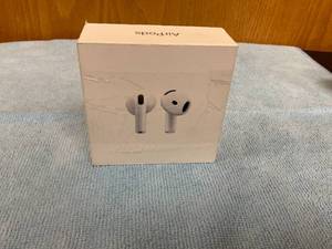lot 79 image: Apple - AirPods 4 - White