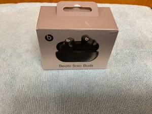 lot 32 image: Beats - Solo Buds True Wireless Earbuds - Matte Black