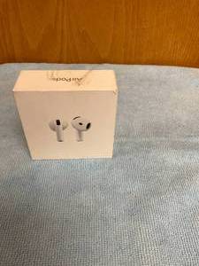 lot 34 image: Apple - AirPods 4 - White