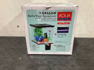 lot 594 image: Aqua Culture 3 Gallon Transparent Plastic Aquarium