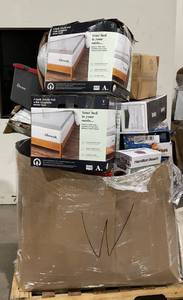 lot 904 image: Wholesale Pallet of Assorted Miscellaneous Items