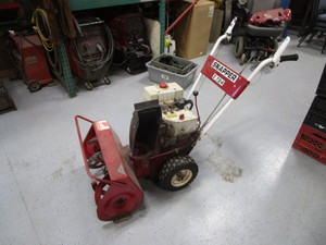 lot 2 image: Snapper 24 Snowblower