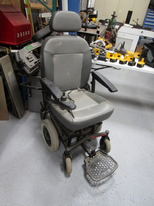 lot 8 image: Powered Wheelchair (does not charge)