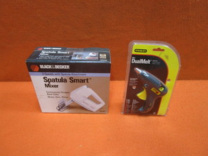 lot 25 image: (New) Mixer & Glue Gun