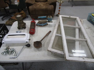 lot 93 image: Misc. Vintage Items