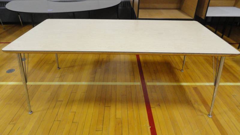 lot 194 image: 72 x 36 - Heavy Duty Craft Table