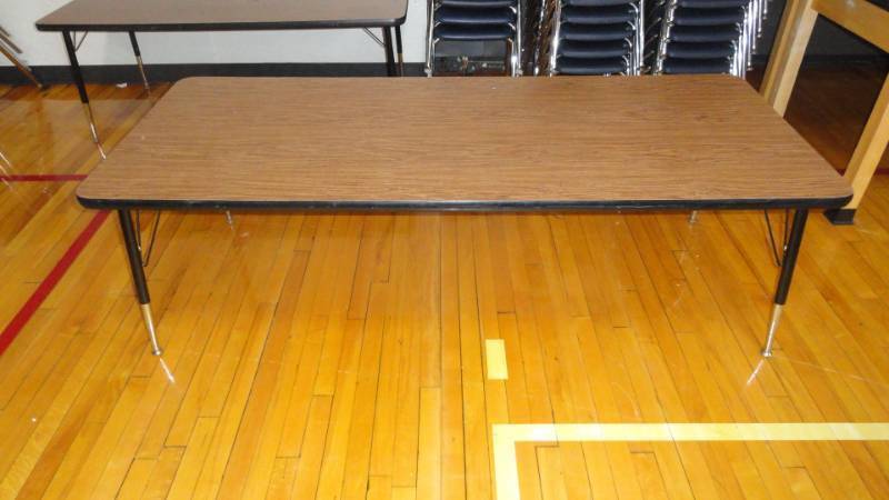 lot 196 image: 72 x 30 x 22 Adjustable Crafting, Game Table