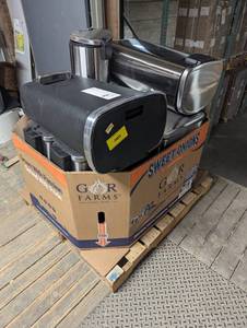 lot 15 image: Pallet of Scratch and Dent Trash Cans