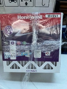 lot 293 image: 6 HoneyWell Superior Allergen Furnace  Air Filters 12x12x1
