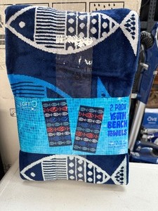 lot 214 image: New 2 Pack of Youth Fish Beach Towels