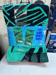 lot 213 image: New 2 Pack of Youth Beach Towels