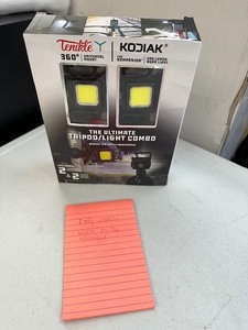 lot 209 image: Kodiak The Ulitmate Light  Tripod Combo, 2 pack 1 not working other works when on charger