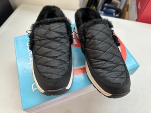 lot 159 image: New Womens Baretraps Gemma Spring  Winter Faux Fur Lined Shoes  Mules  Slippers Size 7 Black