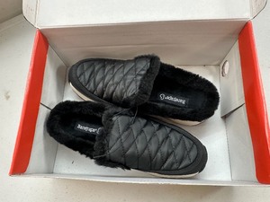lot 158 image: New Womens Baretraps Gemma Spring  Winter Faux Fur Lined Shoes  Mules  Slippers Size 6 Black
