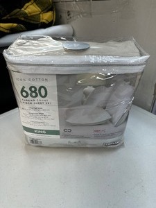 lot 267 image: King Size Kirkland Signature 680 Thread Count Sheet Set ( Color Beige  Oatmeal )