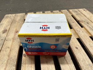 lot 196 image: New HTH Pool Shock Advanced 15 1lb Bags & 15 HTH Test Strip