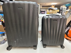 lot 78 image: Ricardo Windsor 2-Piece Hardside Luggage Set (C) Travel Organization GRAY