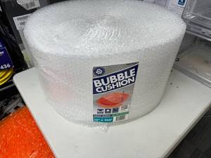 lot 364 image: New Roll of 12 x 250 Small Bubble Bubble Wrap  Cushion