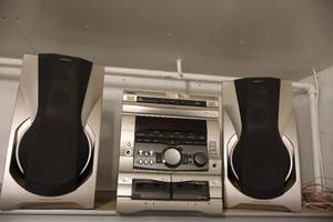 lot 113 image: Sony MD500 VACS CDCassette Compact Stereo System...