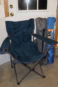 lot 117 image: Pack-n-Tow Lawn Chairs