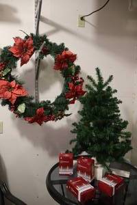 lot 153 image: Christmas DeCor NIB Boxed Lights, 24-Inch Tree, Wreath