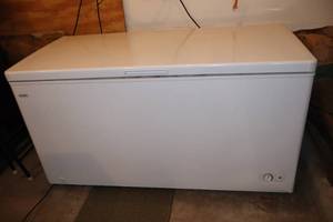 lot 14 image: Danby 14.5 cu.ft. Chest Freezer White Garage Ready2 of 2 in this Auction(Contents NOT Included)