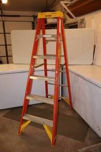 lot 48 image: Garage Shop Werner 6-Foot Step Ladder