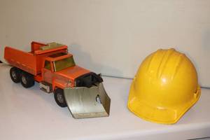 lot 9 image: Vintage DOT Toy Construction Plow Dump Truck 2002 Sunrise Inc., Yellow Hard Hat