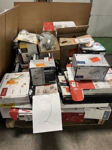 HUGE LOT of MOEN, DELTA, PFISTER, Glacier Bay Kitchen Faucets, Bathroom Faucets, Showers, Bathtub Faucets - For Parts - Sells GREAT on eBay