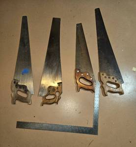lot 124 image: Set of 4 Hand Saws with Wooden Handles and L-Square