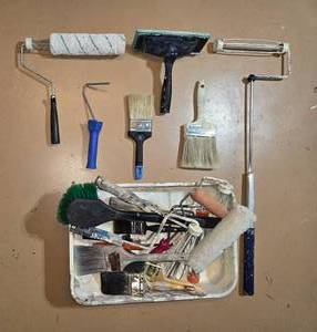 lot 129 image: Lot of Paint Brushes and Rollers with Tray