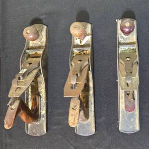 lot 142 image: Set of 3 Hand Planes for Woodworking