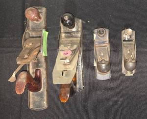 lot 152 image: 4 Hand Planes for Woodworking