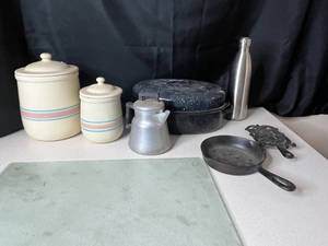 lot 207 image: Collection of Vintage Kitchenware and Cookware Set