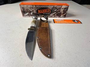 lot 293 image: Vintage Marbles Outdoors Knife with Leather Sheath
