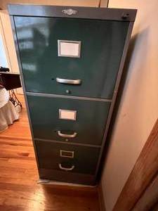 lot 346 image: Vintage Art Metal 4-Drawer Filing Cabinet - Green and Gray