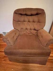 lot 365 image: Used Recliner Chair in Brown Fabric 35x28x29
