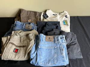 lot 286 image: Lot of Mixed Clothing including Wrangler and Carhartt Items