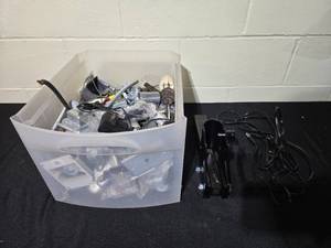 lot 418 image: Mixed Lot of Electronic Components and Hardware with Cables