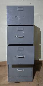 lot 432 image: 4-Drawer Metal File Cabinet - Gray