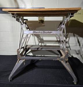 lot 450 image: Black & Decker Workmate Portable Workbench with Wooden Top
