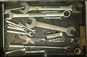 lot 465 image: Mixed Set of Craftsman and Magnum Steel Wrenches and Tools