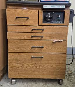 lot 490 image: Used Global Light Source Unit with Storage Drawer and Accessories - untested